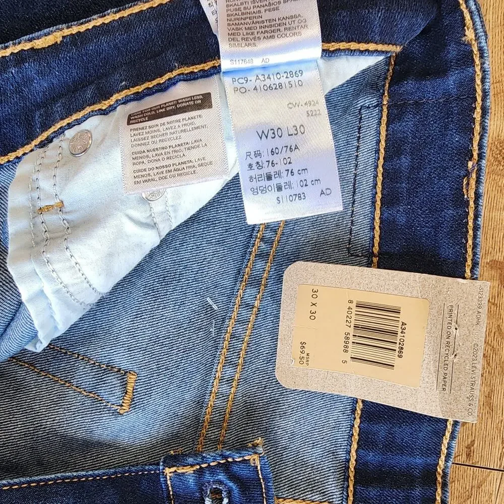 NEW Levis Jeans Womens 30x30 Dark Blue Denim Pants 726 Flare High Rise Stretch - Picture 8 of 8